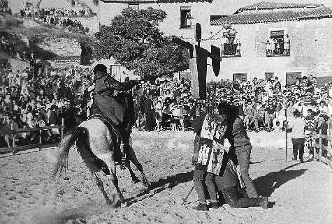 A�os 60. Imagen del torneo medieval en la plaza del Arcipreste.